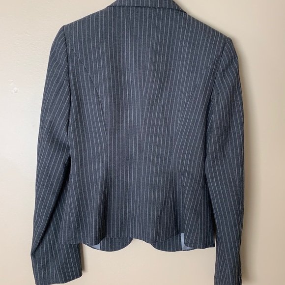 Suzy Shier Double Lapel Grey Pinstripe Blazer - Picture 13 of 16
